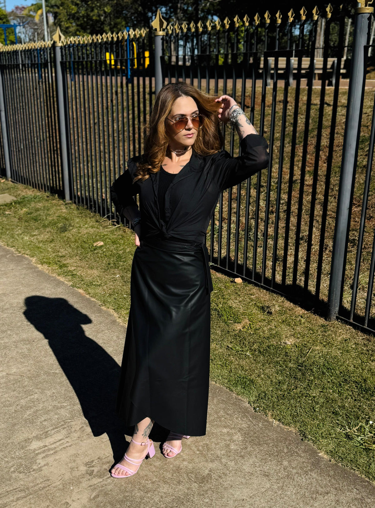 Saia Couro e Camisa Chiffon